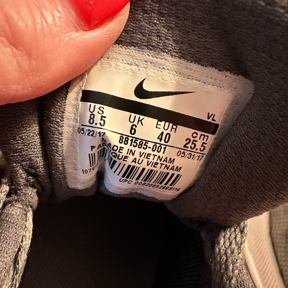 Ladies Nike Running Shoes - Size 8.5 - Picture 6 of 7